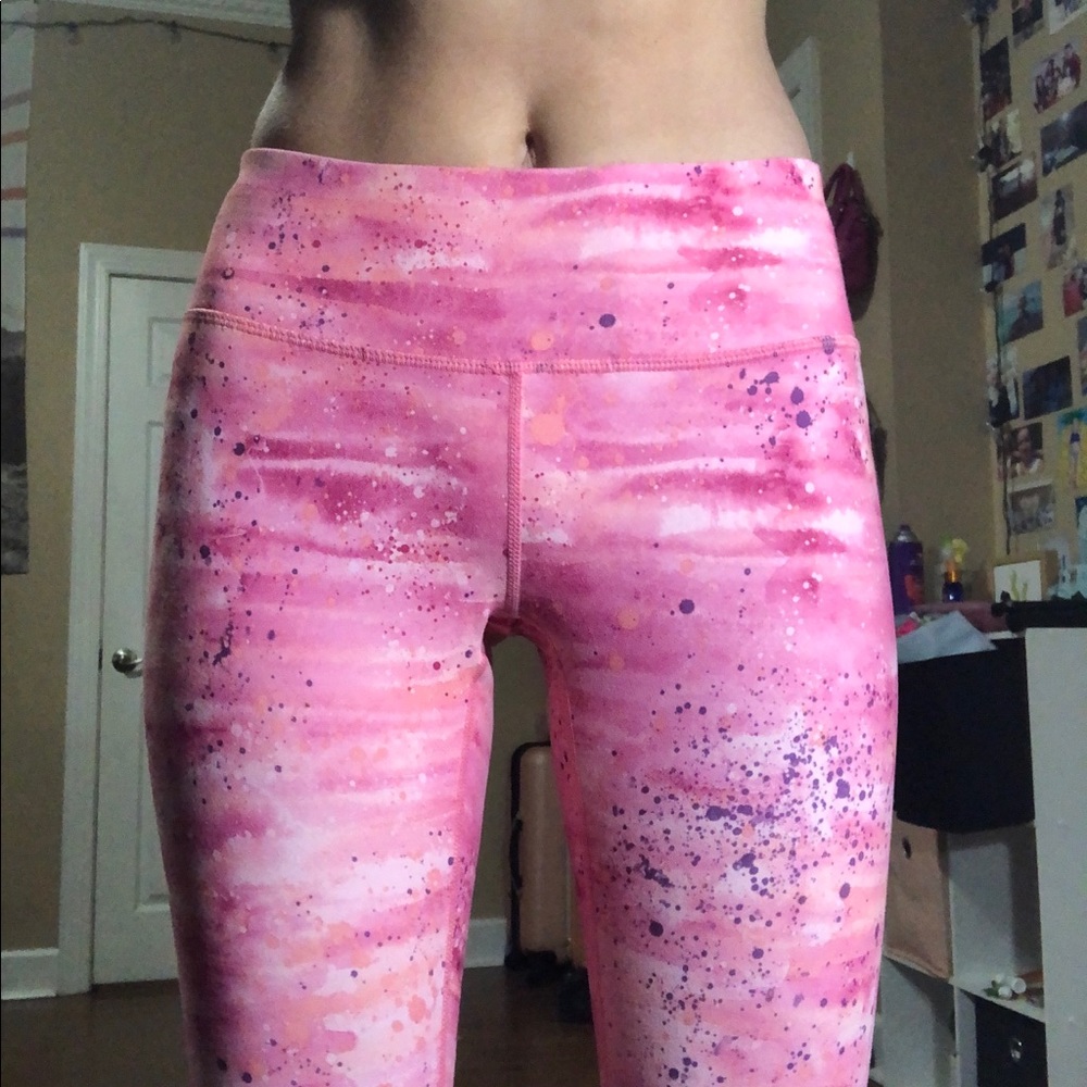 Reebok cropped pink printed leggings 💖